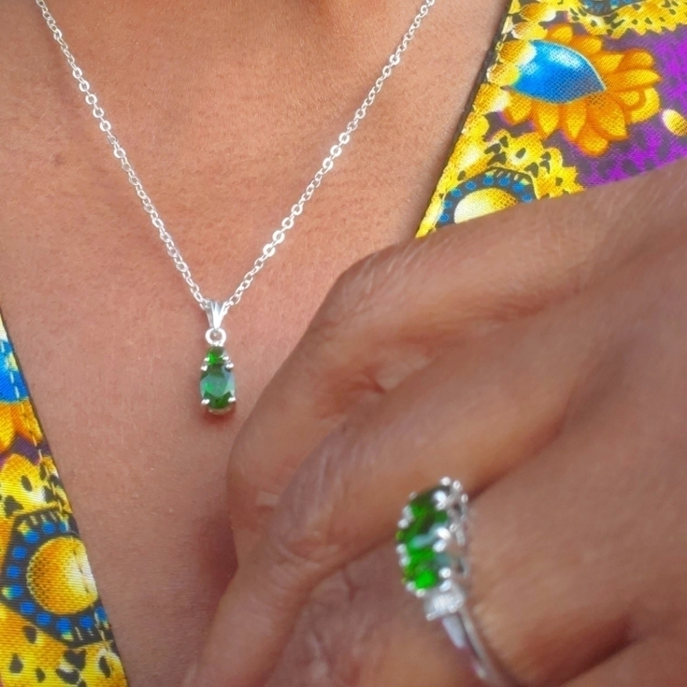 Chrome Diopside Platinum Over Sterling Silver Necklace - Picture 5 of 5
